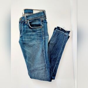 Dark Wash Raw Hem Rag & Bone Jeans Dre Capri size 24 style W2592K510LIV
